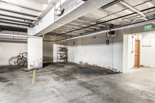 624 E Walnut St Unit 48, Indianapolis, IN 46204 - parking garage with a garage door opener