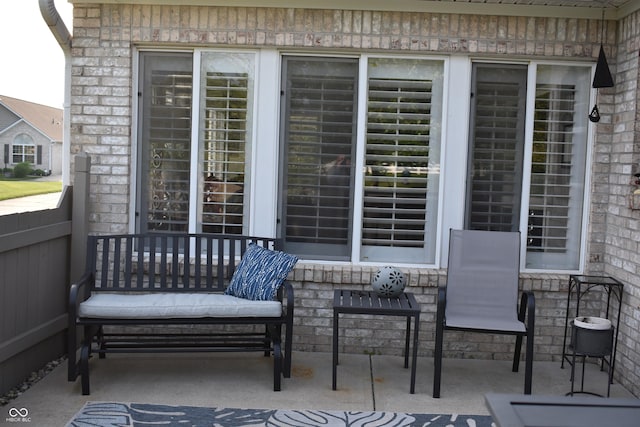 7357 Lake Lakota Dr, Indianapolis, IN 46217 - view of patio / terrace