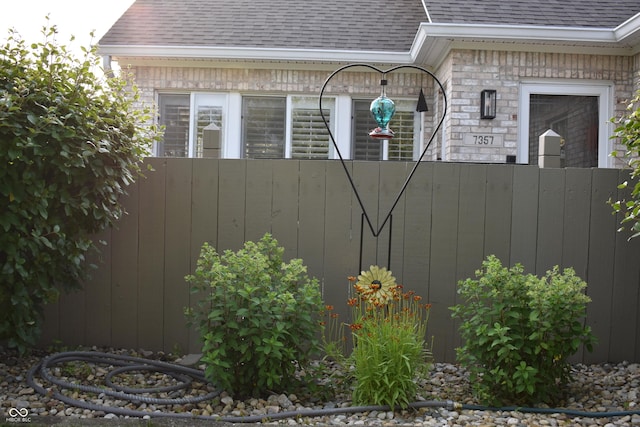 7357 Lake Lakota Dr, Indianapolis, IN 46217 - view of yard