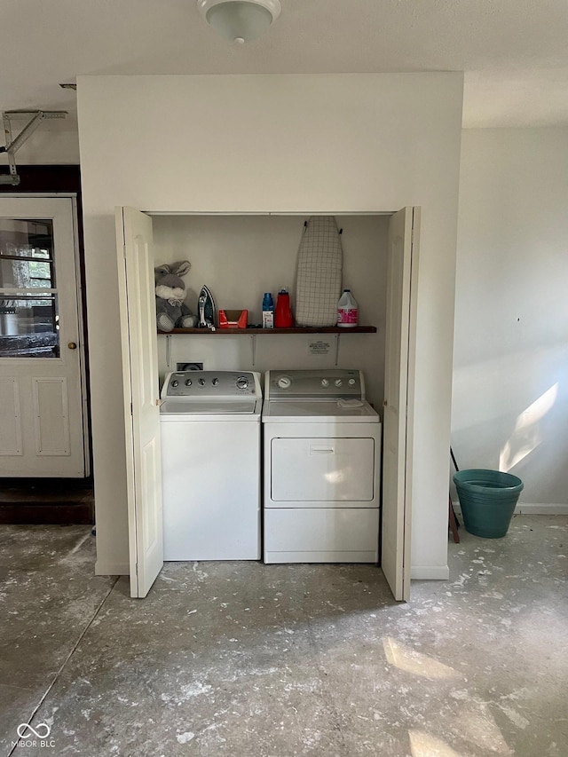 251 N St, Danville, IN 46122 - laundry room featuring washer and dryer