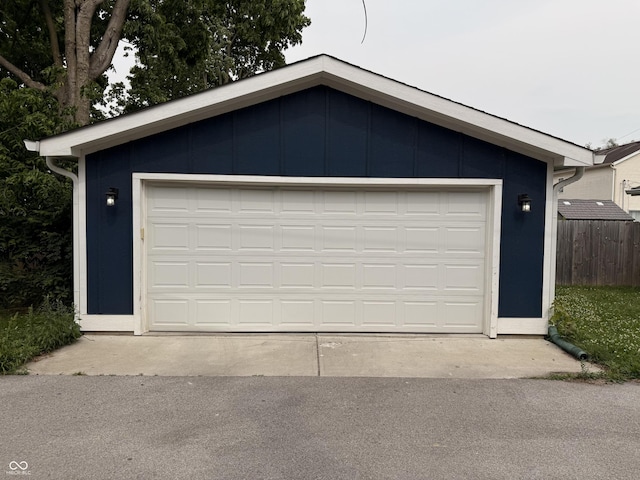 1720 Rembrandt St, Indianapolis, IN 46202 - view of detached garage