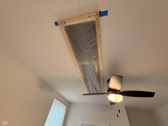 1720 Rembrandt St, Indianapolis, IN 46202 - detailed view of a ceiling fan