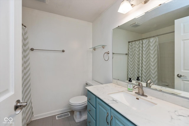 5802 Rymark Ct, Indianapolis, IN 46250 - full bathroom featuring vanity and curtained shower