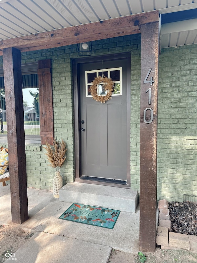 410 Hawthorn Ct, Seymour, IN 47274 - view of exterior entry with brick siding