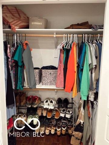 410 Hawthorn Ct, Seymour, IN 47274 - view of closet