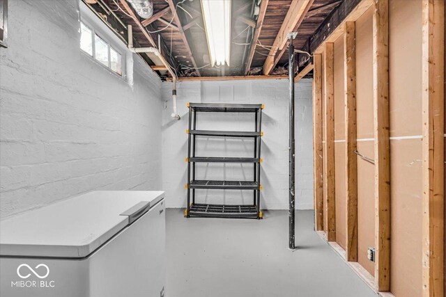 4732 N Kenwood Ave, Indianapolis, IN 46208 - below grade area featuring fridge