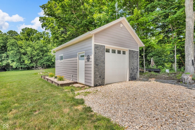 9231 E Poynter Dr, Morgantown, IN 46160 - detached garage with driveway