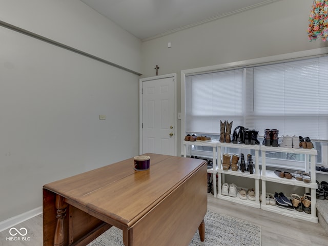 1532 E Markwood Ave, Indianapolis, IN 46227 - dining area featuring light wood-style flooring and baseboards