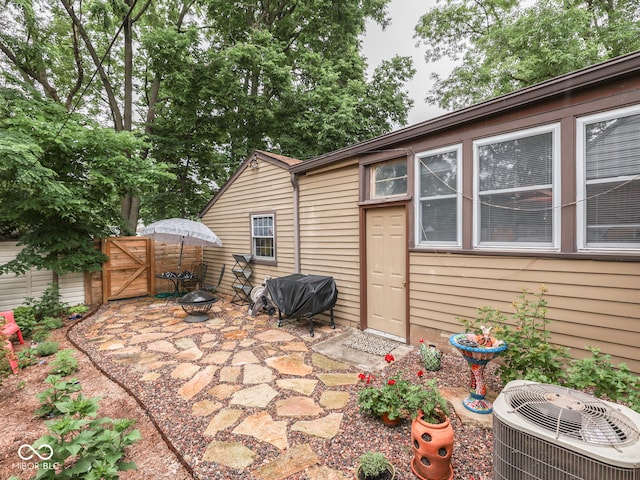 1532 E Markwood Ave, Indianapolis, IN 46227 - view of patio / terrace with grilling area and a gate