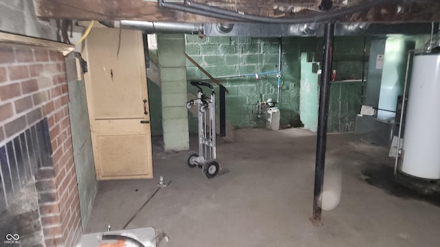 2157 Sugar Grove Ave, Indianapolis, IN 46202 - unfinished basement with gas water heater