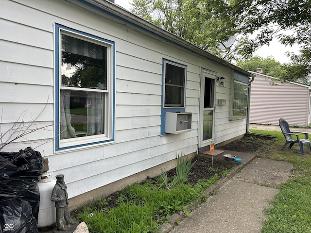 3440 Brewer Dr, Indianapolis, IN 46222 - view of side of home