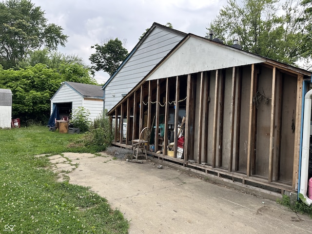 3440 Brewer Dr, Indianapolis, IN 46222 - exterior space with a yard