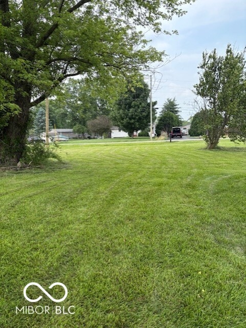 321 E Santee Dr, Greensburg, IN 47240 - photo 3