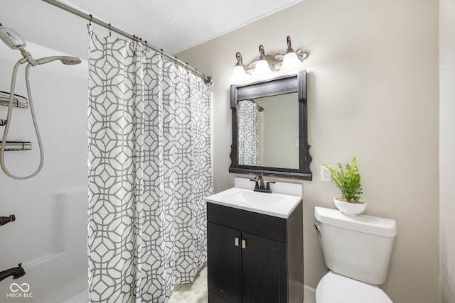 900 N College St N, Veedersburg, IN 47987 - bathroom with vanity and toilet