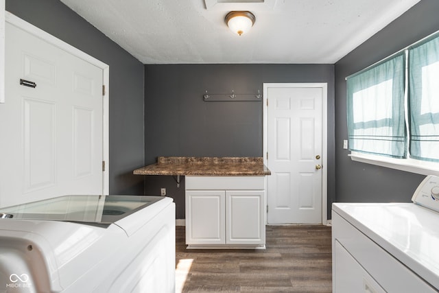 900 N College St N, Veedersburg, IN 47987 - washroom featuring independent washer and dryer and dark wood-type flooring