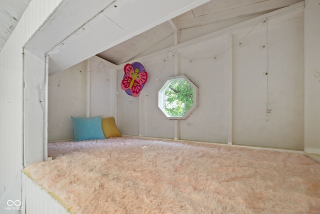 900 N College St N, Veedersburg, IN 47987 - view of additional living space