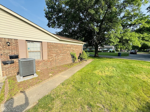4408 Clovelly Ct, Indianapolis, IN 46254 - view of green lawn