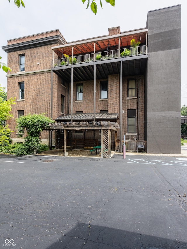 3959 Central Ave, Indianapolis, IN 46205 - view of property with uncovered parking