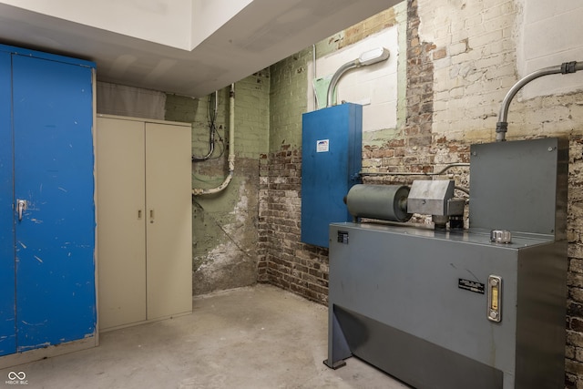 3959 Central Ave, Indianapolis, IN 46205 - view of utility room