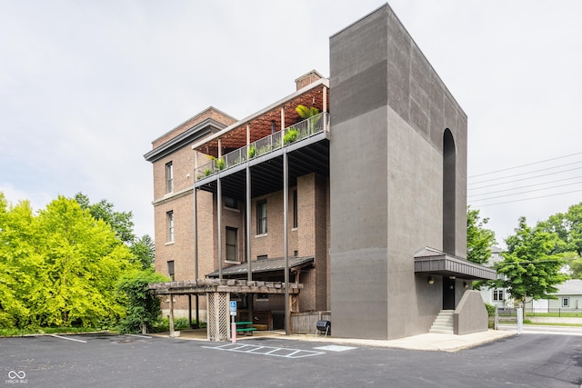 3959 Central Ave, Indianapolis, IN 46205 - view of building exterior with uncovered parking