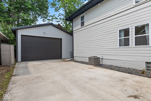 953 E 34th St, Indianapolis, IN 46205 - view of detached garage