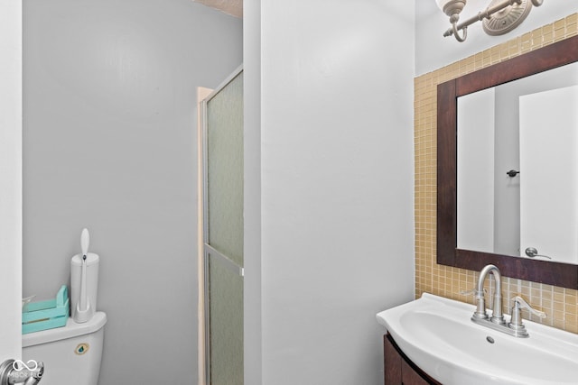925 W Hancock Rd, Scottsburg, IN 47170 - full bath with a shower stall, vanity, and tasteful backsplash