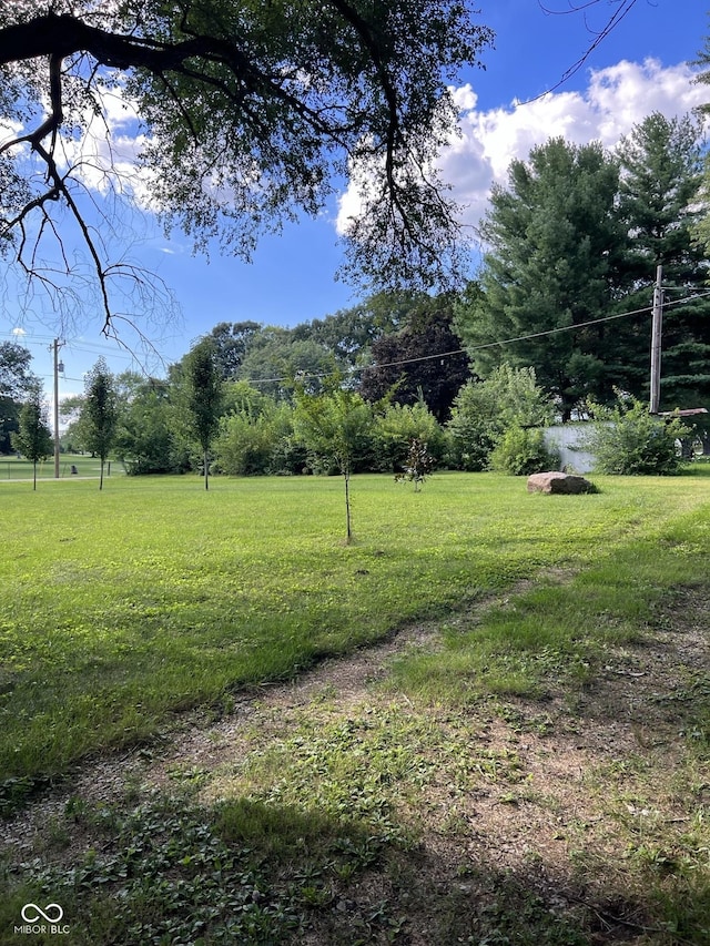 4633 S County Road 500 E, Plainfield, IN 46168 - view of grassy yard