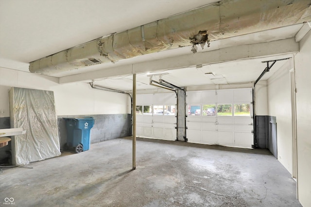 8920 Caminito Rd, Indianapolis, IN 46234 - view of garage
