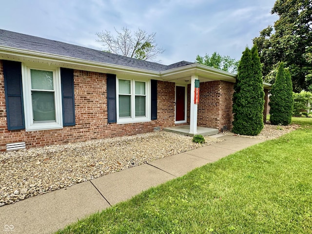 584 Camelot Dr, Seymour, IN 47274 - photo 2