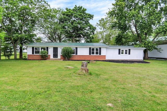 12471 N 100 E, Alexandria, IN 46001 - single story home featuring brick siding and a front yard