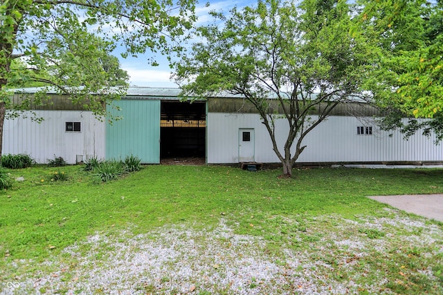 12471 N 100 E, Alexandria, IN 46001 - view of grassy yard with an outbuilding and an outdoor structure