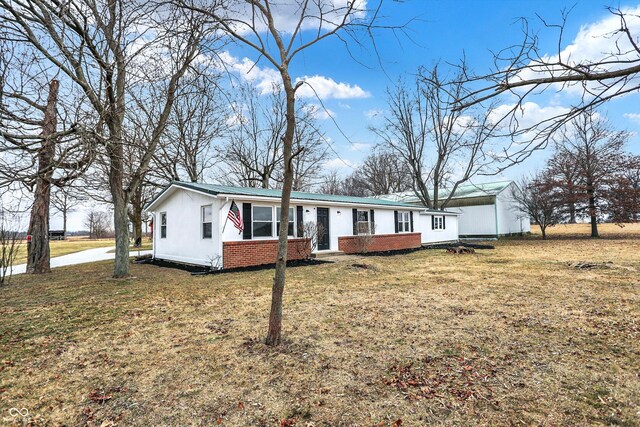 12471 N 100 E, Alexandria, IN 46001 - view of front of home with brick siding and a front yard