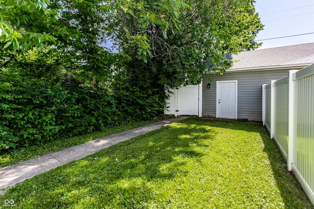 3045 Ruckle St, Indianapolis, IN 46205 - view of yard