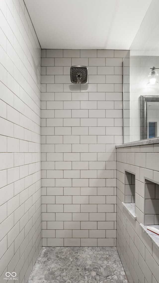 5760 Central Ave N, Indianapolis, IN 46220 - full bath with tiled shower