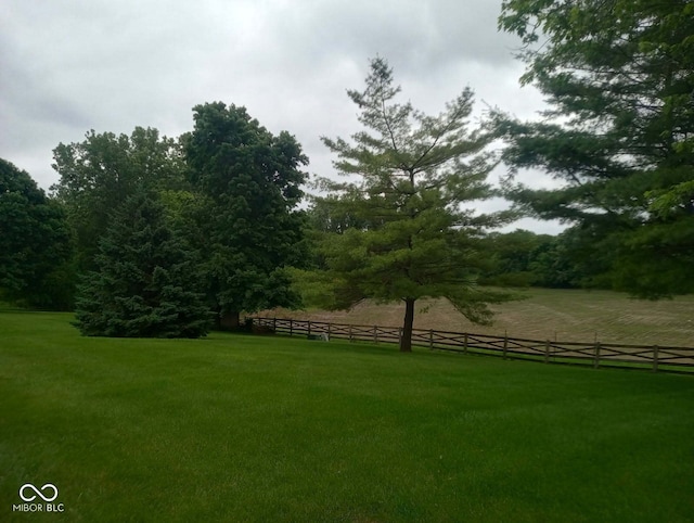 5749 Teresa Dr, Alexandria, IN 46001 - view of yard