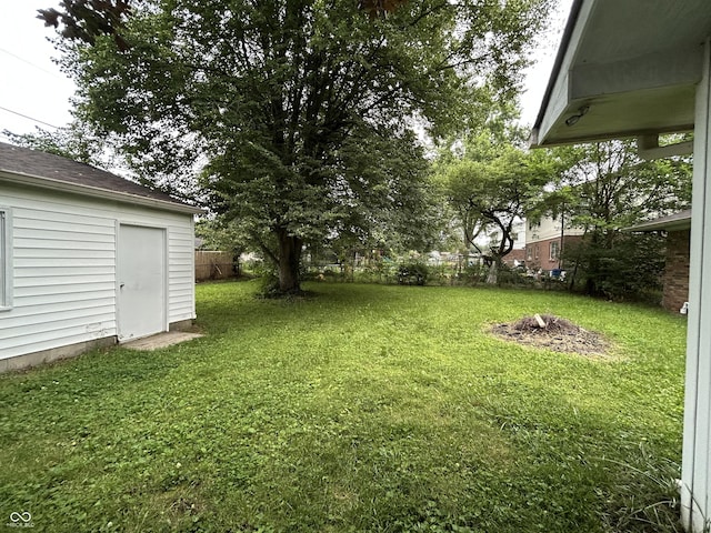 7721 Hollybrook Ln, Indianapolis, IN 46227 - view of yard