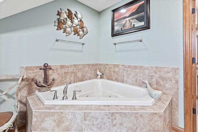 6980 White Oak Dr, Avon, IN 46123 - full bath featuring a tub with jets