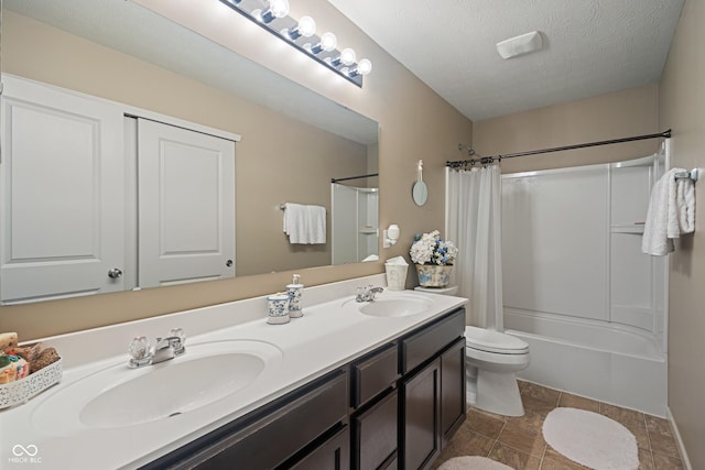 13992 Wynngate Ln, Fishers, IN 46038 - bathroom with double vanity and shower / bath combo
