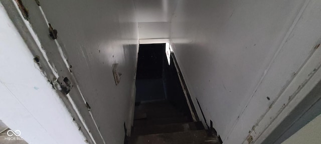 435 N Rural St NE, Indianapolis, IN 46201 - view of staircase