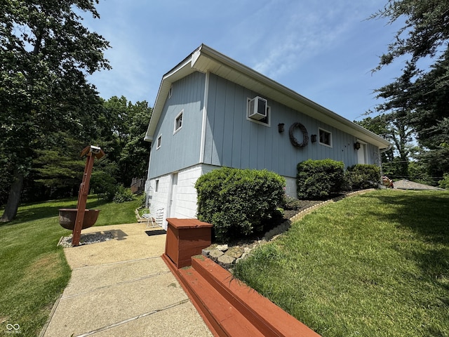 8664 S Nash Dr, Nineveh, IN 46164 - view of side of property featuring a yard