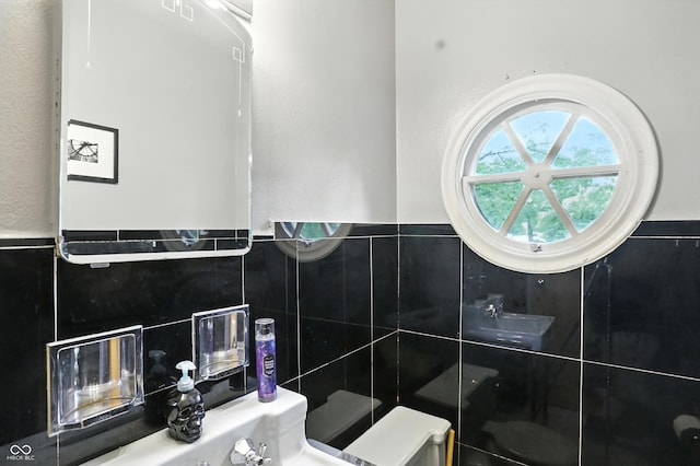 4340 Ashbourne Ln, Indianapolis, IN 46226 - bathroom with tile walls and a shower