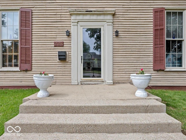 228 W Washington St, Shelbyville, IN 46176 - property entrance