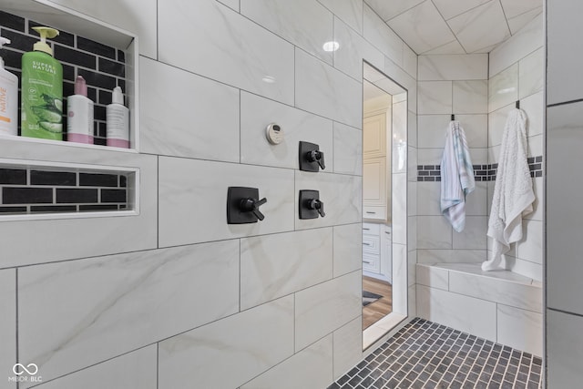 4396 W Eagle Trce, New Palestine, IN 46163 - full bathroom featuring tiled shower