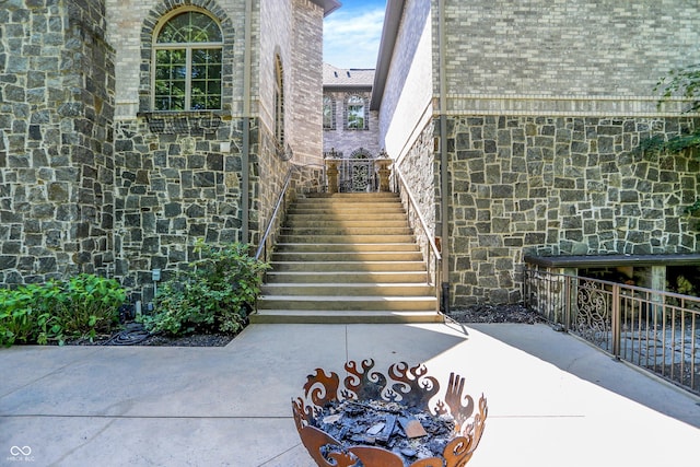 11557 Willow Springs Dr, Zionsville, IN 46077 - view of exterior entry with stone siding