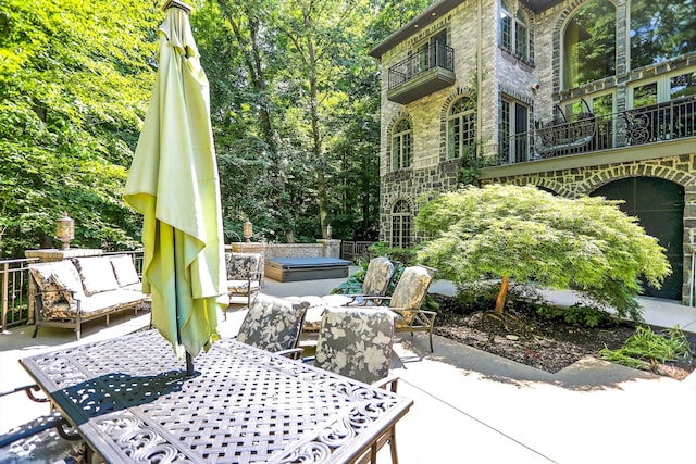 11557 Willow Springs Dr, Zionsville, IN 46077 - patio / terrace with a patio, outdoor dining space, an outdoor living space, and a hot tub