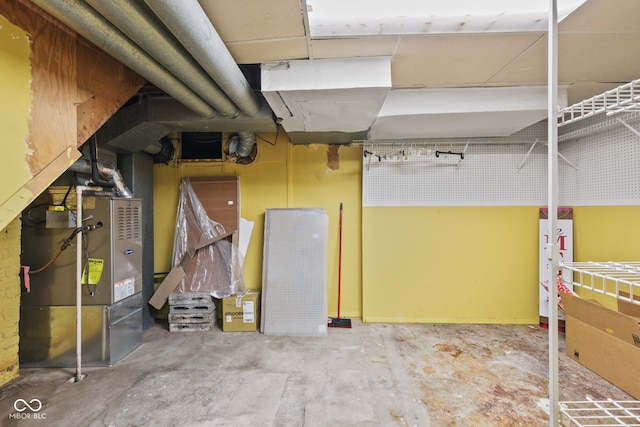 1739 Caldwell Pl, Columbus, IN 47201 - basement with heating unit and water heater