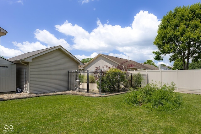 2872 N Prairie Stream Way, Columbus, IN 47203 - view of yard