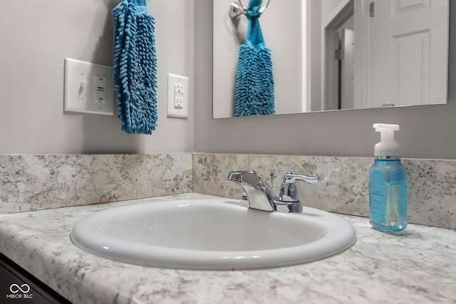 2421 Creek Bank Dr, Columbus, IN 47201 - bathroom featuring vanity