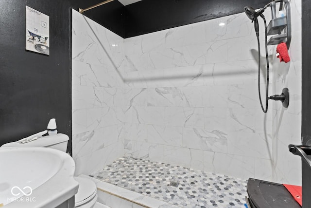 2610 Caroline Ave, Indianapolis, IN 46218 - full bathroom featuring a marble finish shower