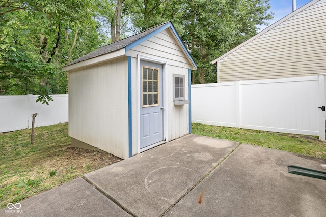 2289 Salem Park Dr, Indianapolis, IN 46239 - view of shed with a fenced backyard